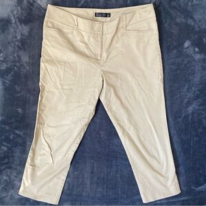 New York & Company Women’s Cream Capri Size 12.